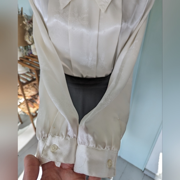 80s Vintage Shiny Blouse - Picture 3 of 6